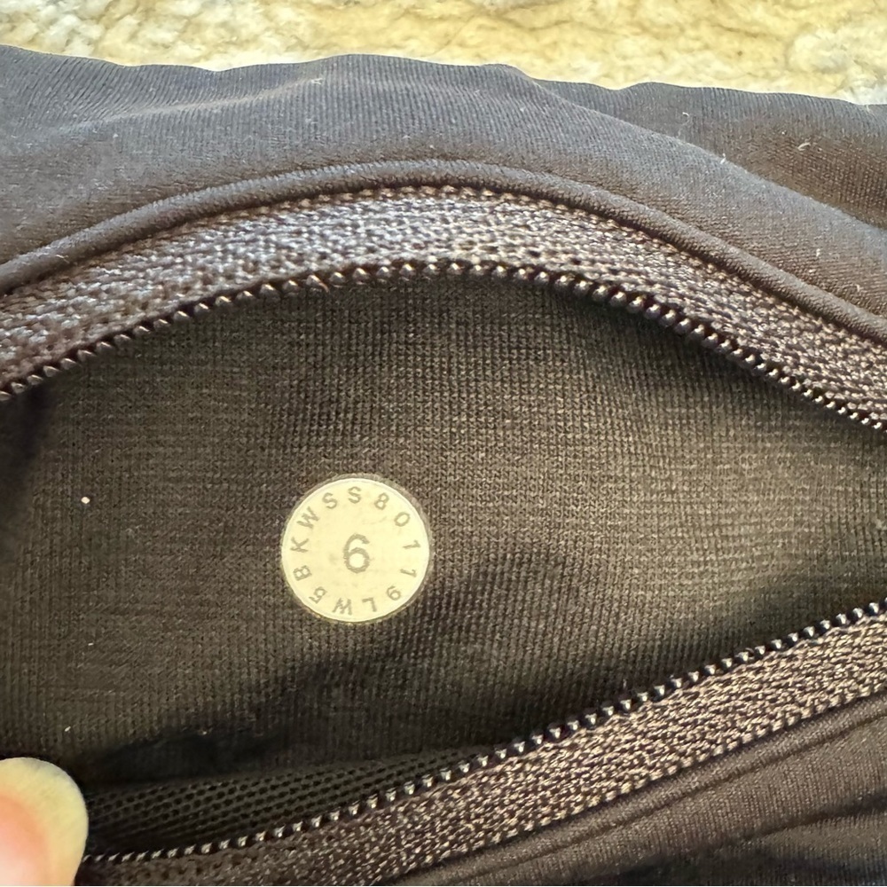 Lululemon Run Crew Tight Leggings
Black / True Navy / Steam Blue, Size 6 - Picture 10 of 11